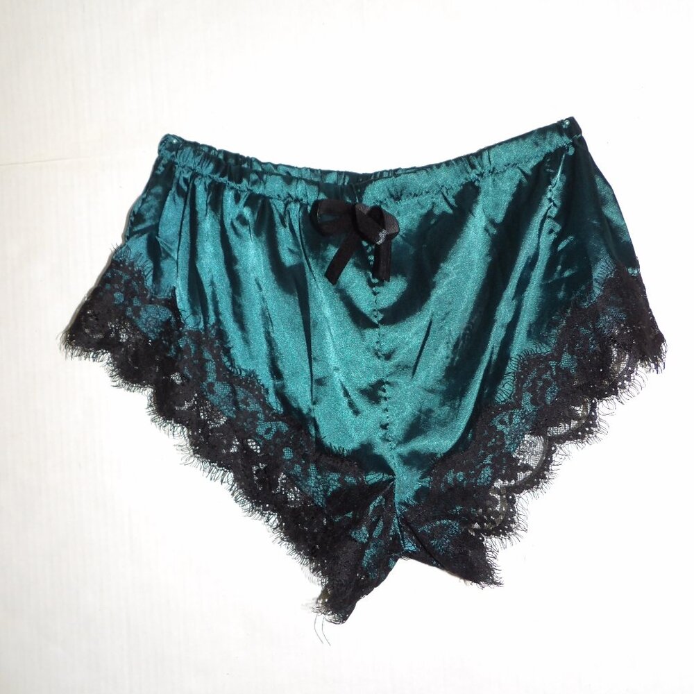 Women Green Sleep Shorts With Lace Trim Size Medium